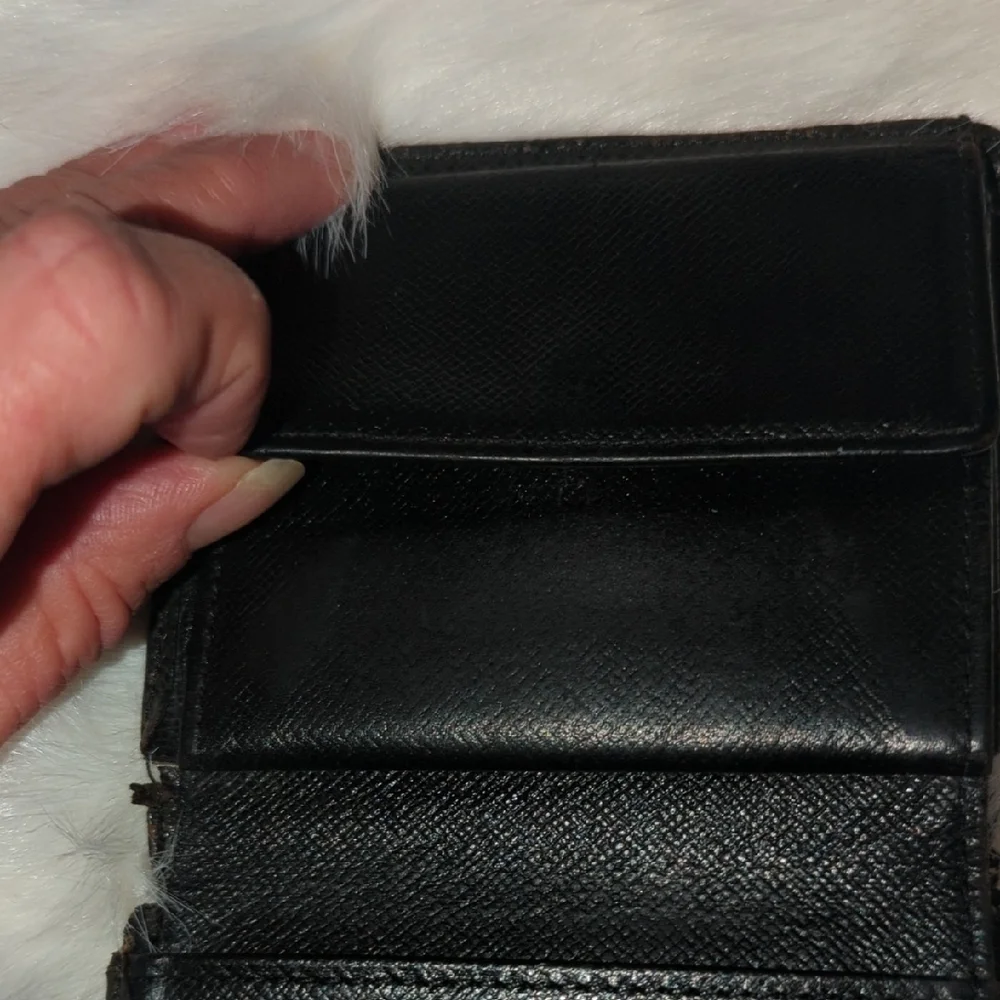 Louis Vuitton Black Bi fold Wallet Unisex